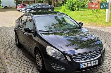Седан Volvo S60 2012 в 