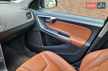 Седан Volvo S60 2012 в 