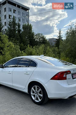 Седан Volvo S60 2017 в 