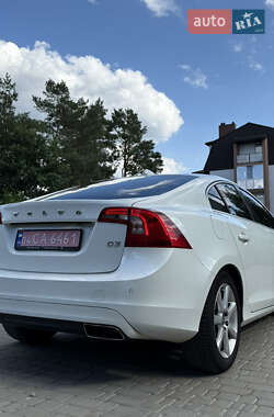 Седан Volvo S60 2017 в 