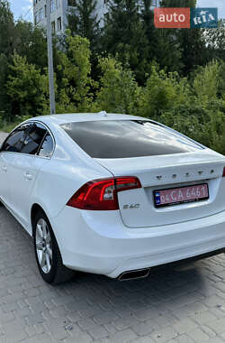 Седан Volvo S60 2017 в 