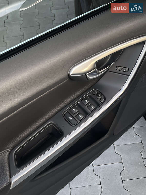 Седан Volvo S60 2012 в Ірпені