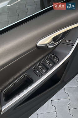 Седан Volvo S60 2012 в 