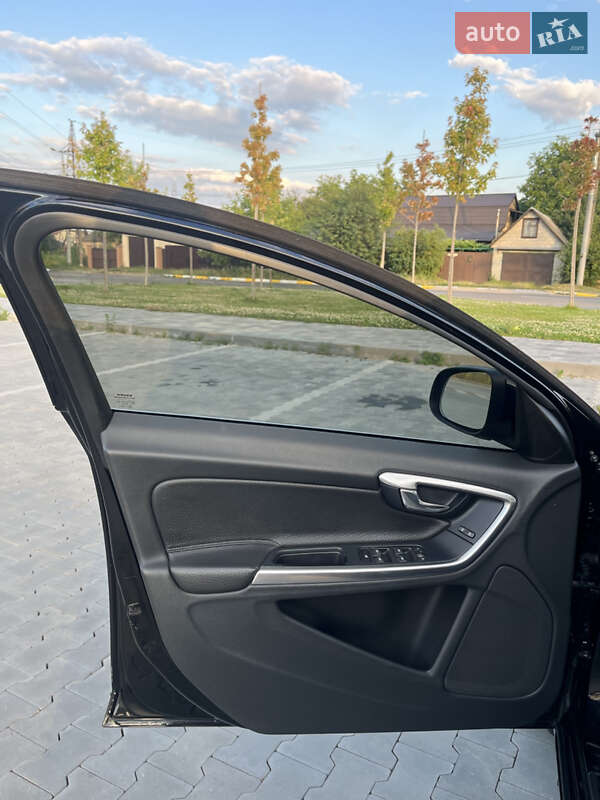 Седан Volvo S60 2012 в Ірпені
