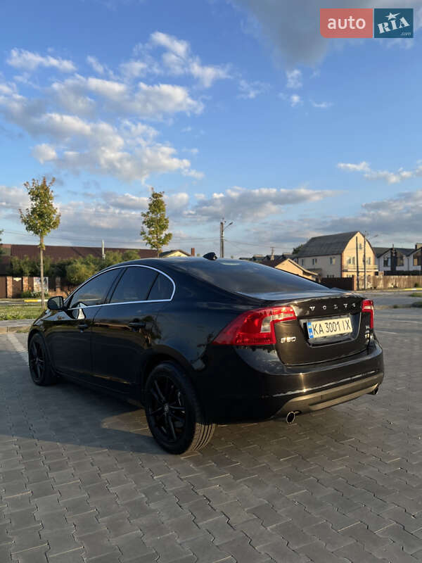 Седан Volvo S60 2012 в Ірпені