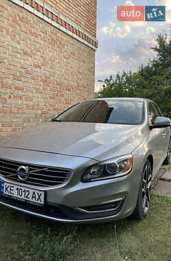 Седан Volvo S60 2016 в 