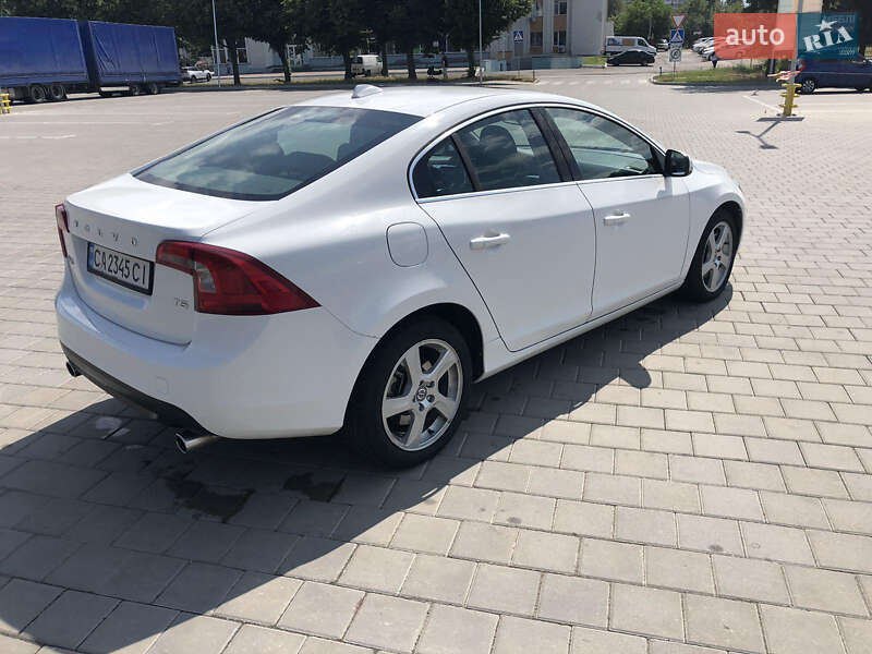 Седан Volvo S60 2013 в Києві