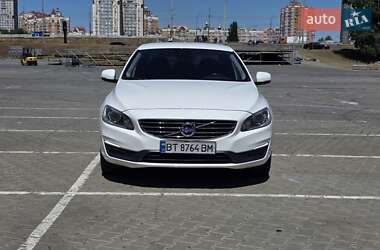 Седан Volvo S60 2015 в 