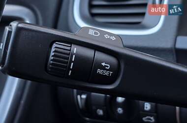 Седан Volvo S60 2015 в 