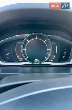 Седан Volvo S60 2016 в 