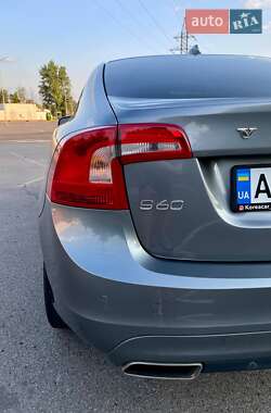 Седан Volvo S60 2016 в 