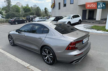 Седан Volvo S60 2020 в 