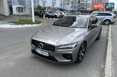 Седан Volvo S60 2020 в 