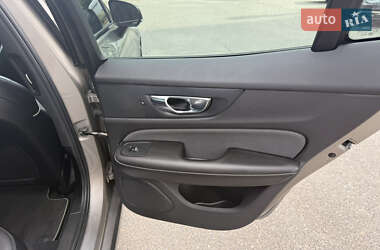 Седан Volvo S60 2020 в 