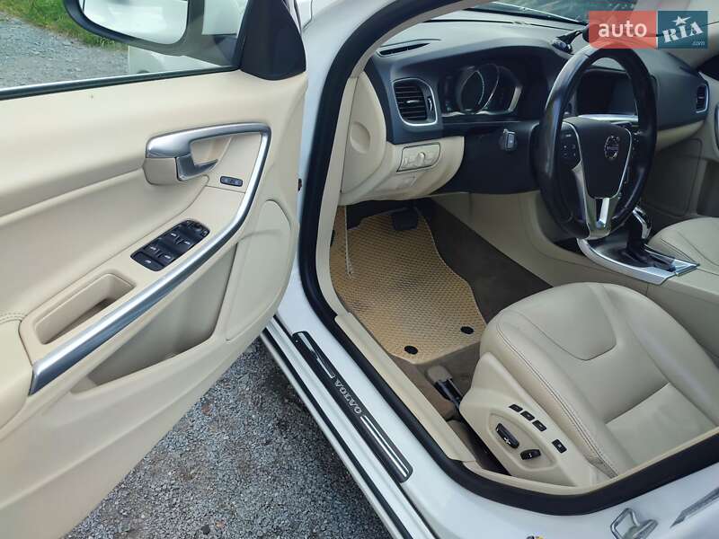 Седан Volvo S60 2015 в Ровно фото 7 Седан Volvo S60 2015 в Ровно