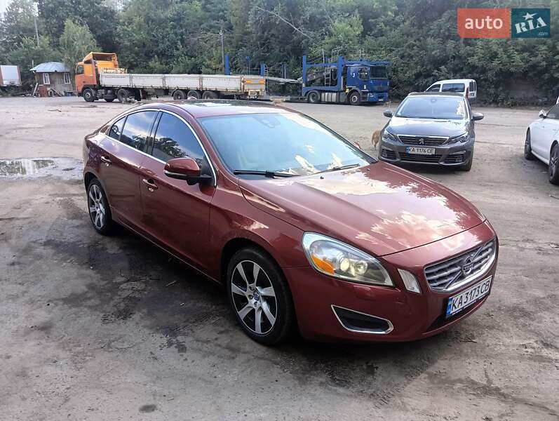 Седан Volvo S60 2011 в Києві