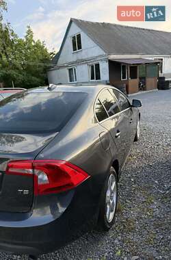 Седан Volvo S60 2011 в 