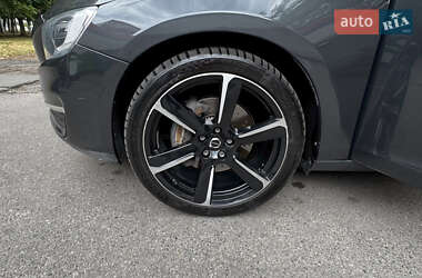 Седан Volvo S60 2014 в 