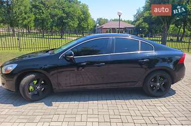 Седан Volvo S60 2013 в 