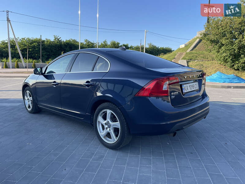 Седан Volvo S60 2011 в Львове