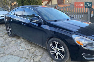 Седан Volvo S60 2012 в 