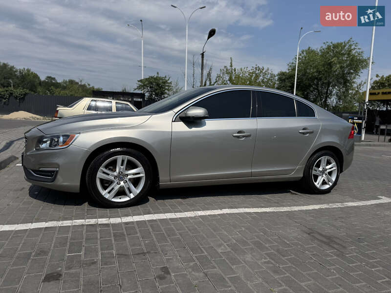 Седан Volvo S60 2014 в Днепре