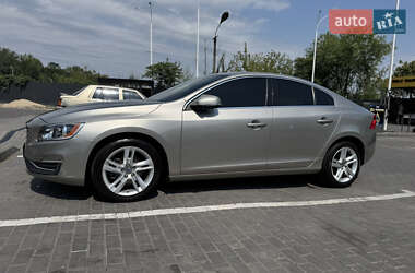 Седан Volvo S60 2014 в 