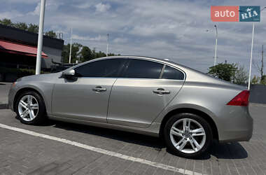Седан Volvo S60 2014 в 