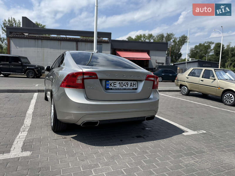 Седан Volvo S60 2014 в Днепре