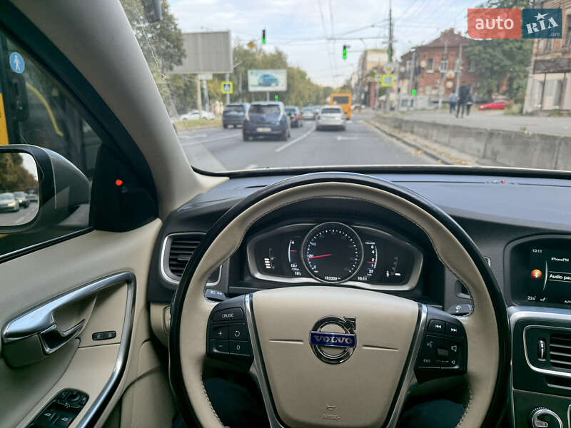 Седан Volvo S60 2014 в Днепре