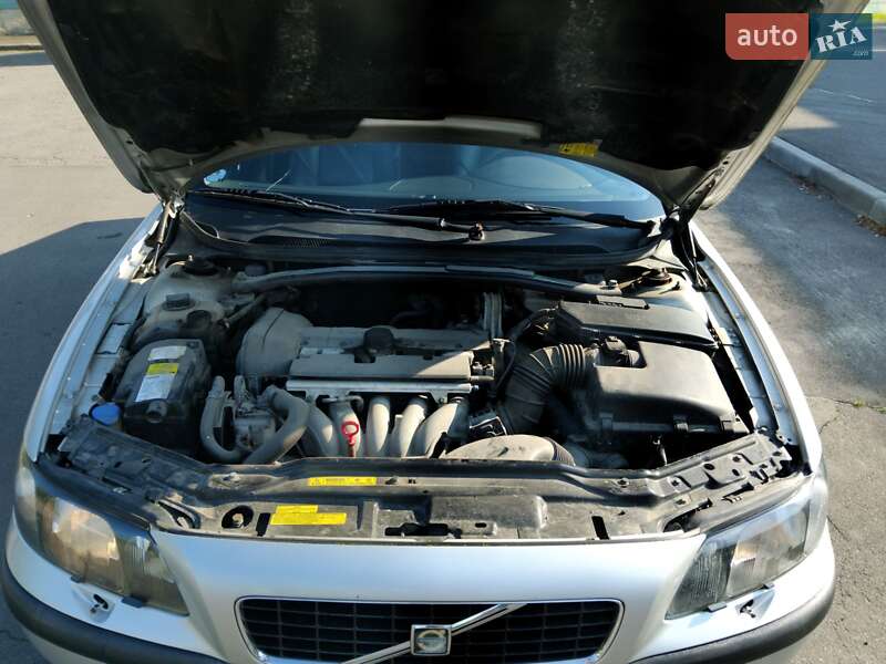 Седан Volvo S60 2001 в Володимирі