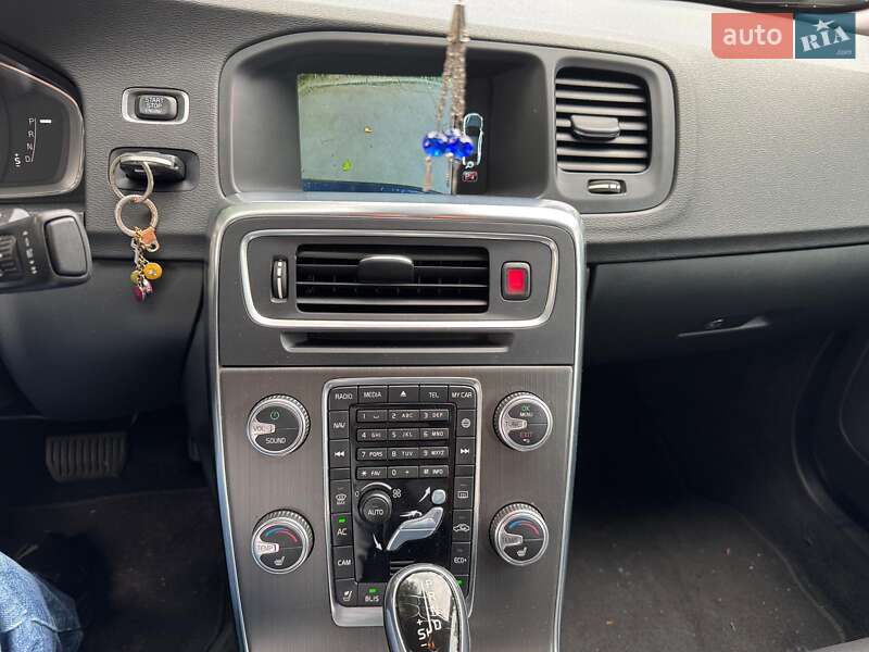 Седан Volvo S60 2014 в Киеве