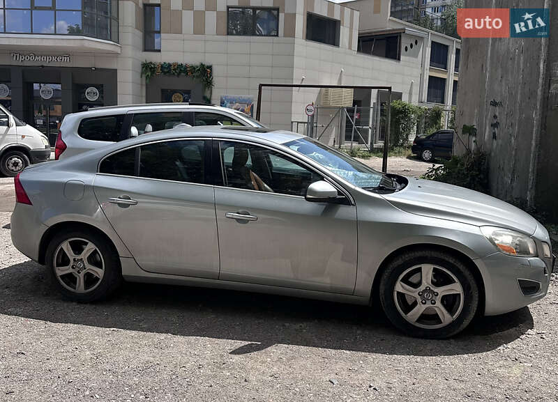 Седан Volvo S60 2012 в Днепре