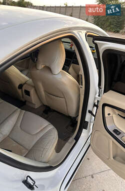 Седан Volvo S60 2012 в 