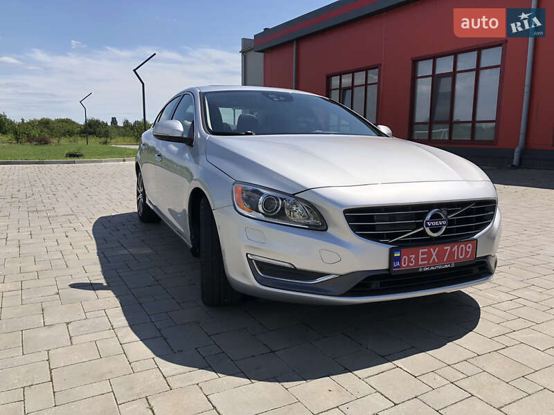 Седан Volvo S60 2016 в Ровно