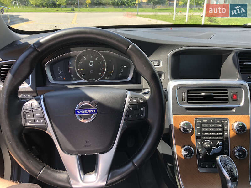 Седан Volvo S60 2016 в Ровно