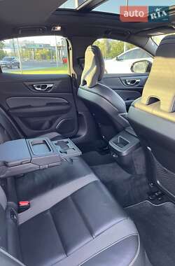 Седан Volvo S60 2019 в 
