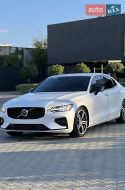 Седан Volvo S60 2019 в 