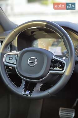 Седан Volvo S60 2019 в 