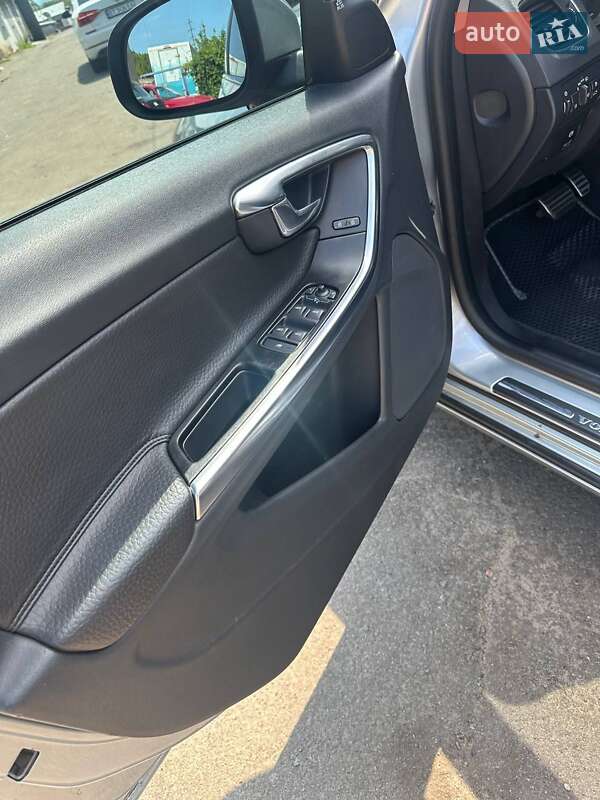 Седан Volvo S60 2013 в Киеве
