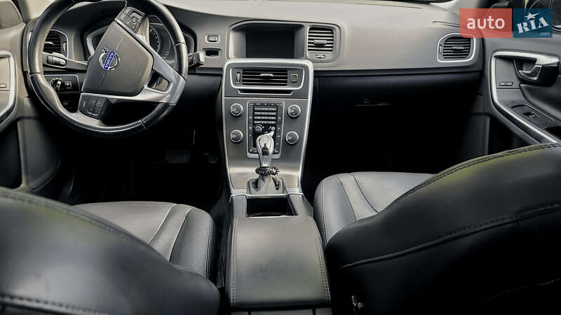 Седан Volvo S60 2014 в Ровно