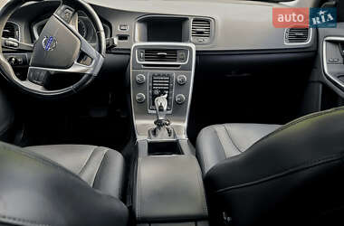 Седан Volvo S60 2014 в 