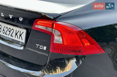 Седан Volvo S60 2017 в 