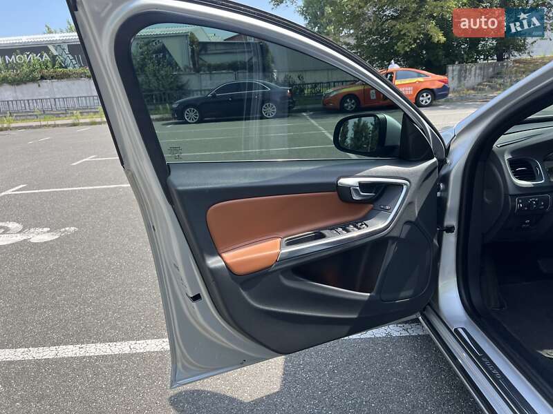 Седан Volvo S60 2014 в Киеве фото 19 Седан Volvo S60 2014 в Киеве