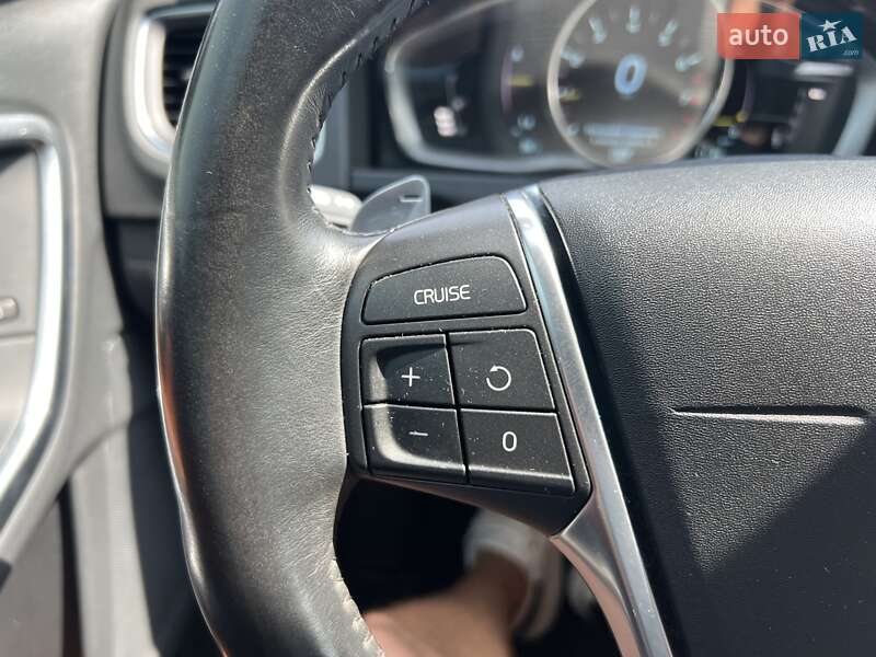 Седан Volvo S60 2014 в Киеве