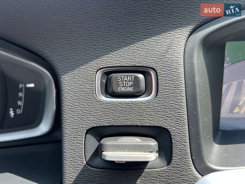 Седан Volvo S60 2014 в Киеве
