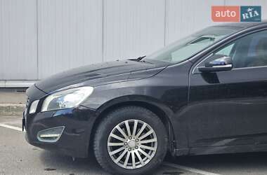 Седан Volvo S60 2012 в 
