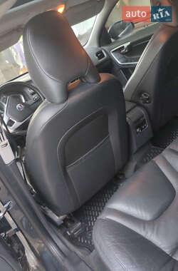 Седан Volvo S60 2013 в 