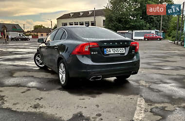 Седан Volvo S60 2013 в 