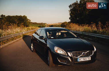 Седан Volvo S60 2012 в 